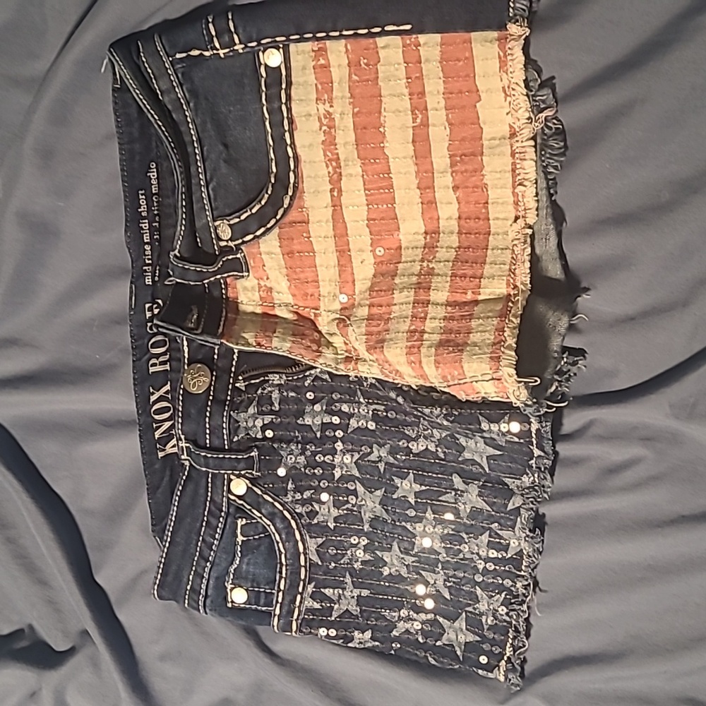 Knox Rose Size 4 Women's Juniors Girl's Patriotic Sequin/USA Flag Jean Shorts